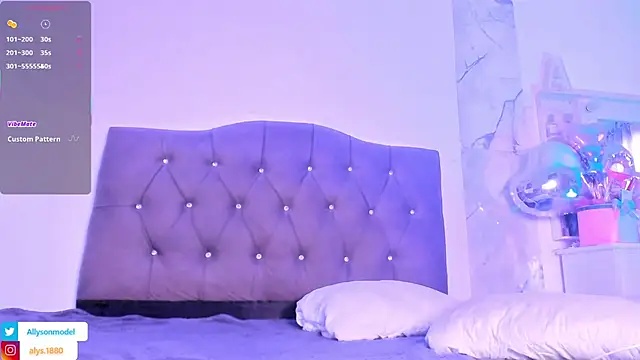 Snapshot of alysson_18 chatting on February 25, 2:27 pm alysson 18 online show from February 25, 2:27 pm