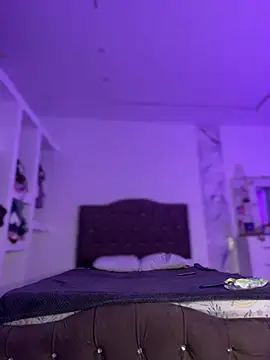 Snapshot of alysson_18 chatting on July 7, 1:37 pm alysson 18 online show from July 7, 1:37 pm