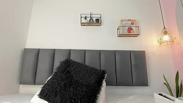 MaraOwen  online show from December 20, 12:12 pm