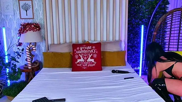 NikkiStarX online show from December 18, 4:40 am