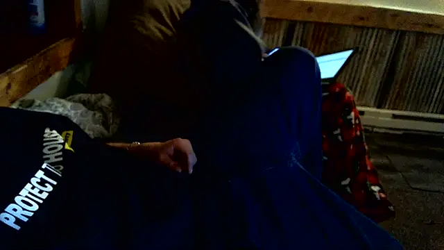 Snapshot of Dalton2288 chatting on February 14, 6:54 am Dalton2288 online show from February 14, 6:54 am