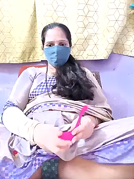 Snapshot of Rising_Smiler chatting on December 22, 5:53 pm Rising Smiler online show from December 22, 5:53 pm