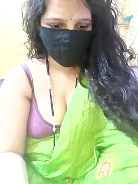 Snapshot of Rising_Smiler chatting on January 17, 8:44 pm Rising Smiler online show from January 17, 8:44 pm