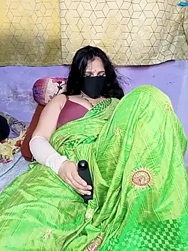 Snapshot of Rising_Smiler chatting on February 10, 10:09 am Rising Smiler online show from February 10, 10:09 am