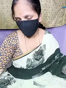 Snapshot of Rising_Smiler chatting on February 11, 5:50 pm Rising Smiler online show from February 11, 5:50 pm