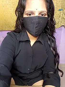 Snapshot of Rising_Smiler chatting on February 13, 9:51 am Rising Smiler online show from February 13, 9:51 am