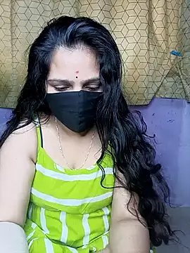 Snapshot of Rising_Smiler chatting on February 20, 9:22 am Rising Smiler online show from February 20, 9:22 am