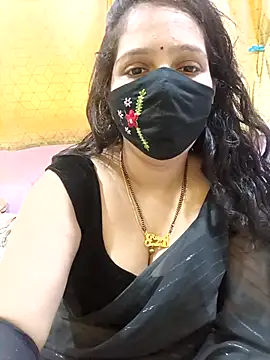 Snapshot of Rising_Smiler chatting on October 9, 9:07 am Rising Smiler online show from October 9, 9:07 am