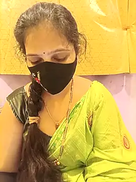 Snapshot of Rising_Smiler chatting on October 24, 5:20 pm Rising Smiler online show from October 24, 5:20 pm