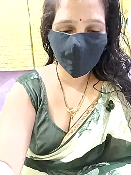 Snapshot of Rising_Smiler chatting on November 19, 6:08 pm Rising Smiler online show from November 19, 6:08 pm