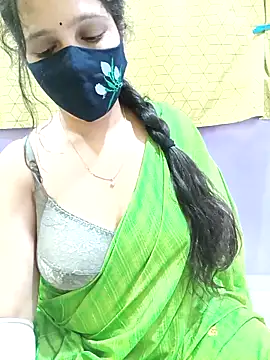 Snapshot of Rising_Smiler chatting on November 22, 8:52 pm Rising Smiler online show from November 22, 8:52 pm