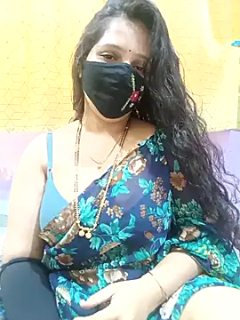 Snapshot of Rising_Smiler chatting on November 26, 8:37 am Rising Smiler online show from November 26, 8:37 am