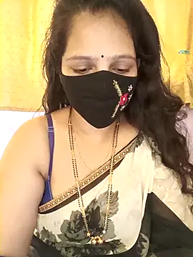 Snapshot of Rising_Smiler chatting on December 2, 5:46 am Rising Smiler online show from December 2, 5:46 am