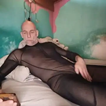 porno-freak online show from April 15, 10:21 pm