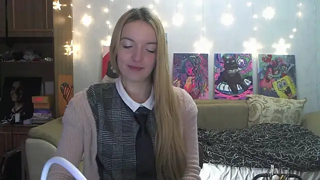 Snapshot of SecretSophia chatting on January 9, 5:33 pm SecretSophia online show from January 9, 5:33 pm