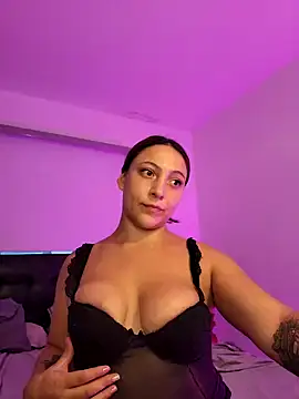 Snapshot of VickyHoult chatting on February 6, 11:04 pm VickyHoult online show from February 6, 11:04 pm