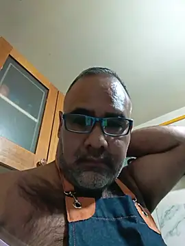 Snapshot of PhillDrake11 chatting on July 8, 11:53 pm PhillDrake11 online show from July 8, 11:53 pm