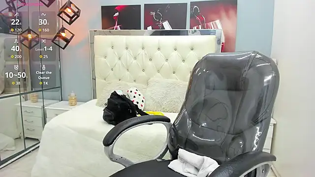 pearl weet online show from February 20, 6:19 pm