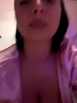 Snapshot of YreneRay chatting on December 4, 11:19 am YreneRay online show from December 4, 11:19 am