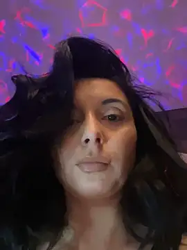 Snapshot of YreneRay chatting on December 8, 8:51 am YreneRay online show from December 8, 8:51 am