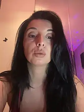 Snapshot of YreneRay chatting on December 10, 11:43 am YreneRay online show from December 10, 11:43 am