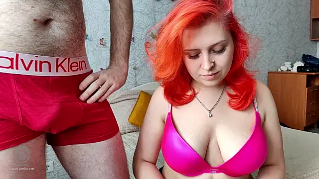 Snapshot of GenrikhBecca chatting on February 24, 7:44 am GenrikhBecca online show from February 24, 7:44 am