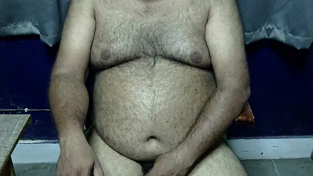 Snapshot of hairysubcub_70 chatting on June 10, 6:07 pm hairysubcub 70 online show from June 10, 6:07 pm