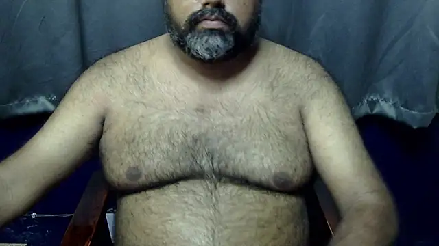 Snapshot of hairysubcub_70 chatting on June 12, 7:18 am hairysubcub 70 online show from June 12, 7:18 am