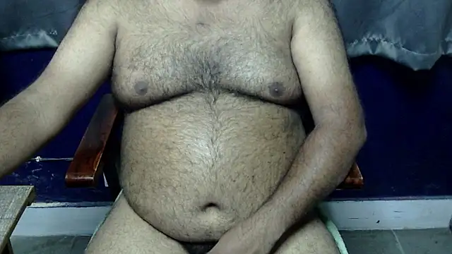 Snapshot of hairysubcub_70 chatting on June 13, 4:32 am hairysubcub 70 online show from June 13, 4:32 am