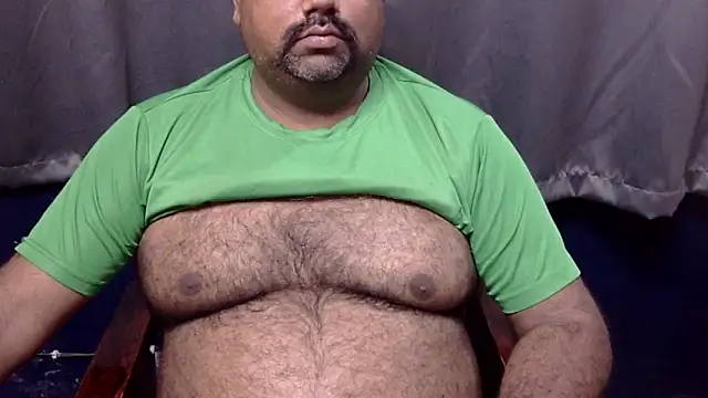 Snapshot of hairysubcub_70 chatting on June 15, 7:21 am hairysubcub 70 online show from June 15, 7:21 am