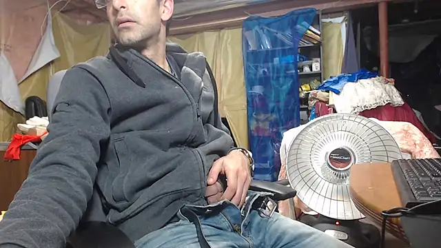 Gsmile1 online show from December 9, 10:20 pm