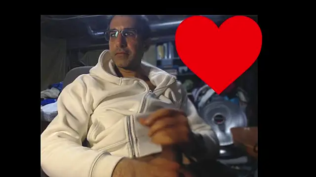 Gsmile1 online show from April 11, 6:12 pm