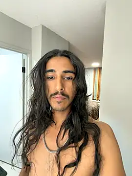 Snapshot of jrrichforever chatting on November 5, 4:34 am jrrichforever online show from November 5, 4:34 am