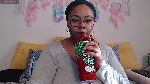 Snapshot of -khayaparker chatting on December 21, 5:51 pm -khayaparker online show from December 21, 5:51 pm