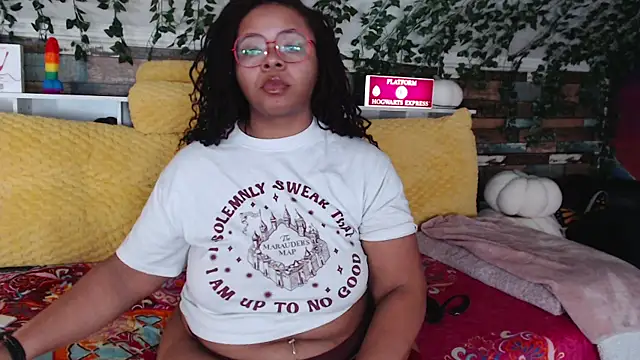 Snapshot of -khayaparker chatting on February 9, 4:14 am -khayaparker online show from February 9, 4:14 am