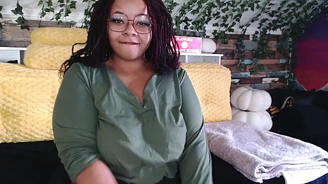 Snapshot of -khayaparker chatting on February 10, 6:24 pm -khayaparker online show from February 10, 6:24 pm