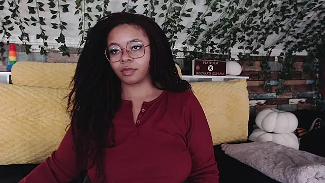 Snapshot of -khayaparker chatting on February 12, 1:41 am -khayaparker online show from February 12, 1:41 am