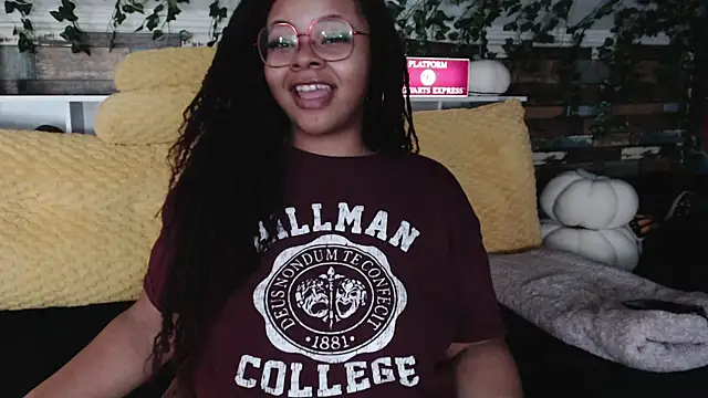 Snapshot of -khayaparker chatting on February 12, 10:48 pm -khayaparker online show from February 12, 10:48 pm