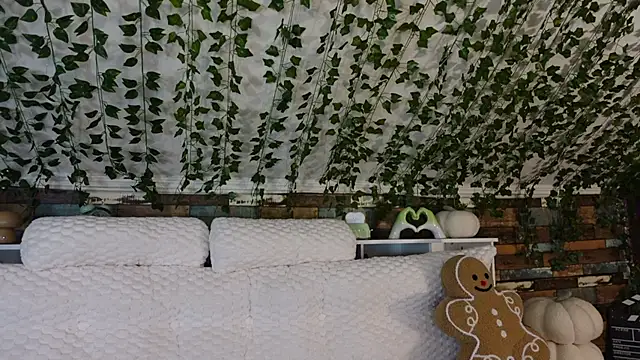 Snapshot of -khayaparker chatting on March 9, 8:18 am -khayaparker online show from March 9, 8:18 am