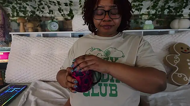 Snapshot of -khayaparker chatting on March 17, 7:13 am -khayaparker online show from March 17, 7:13 am