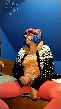 Snapshot of MirthildaVenza chatting on November 17, 6:41 am MirthildaVenza online show from November 17, 6:41 am