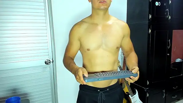 VincentSavage online show from April 12, 8:58 pm