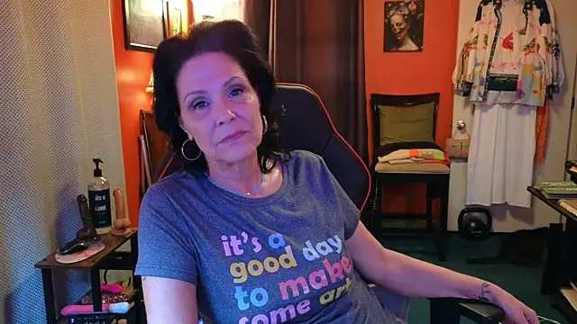 Snapshot of Good-Juju chatting on March 2, 5:01 am Good-Juju online show from March 2, 5:01 am