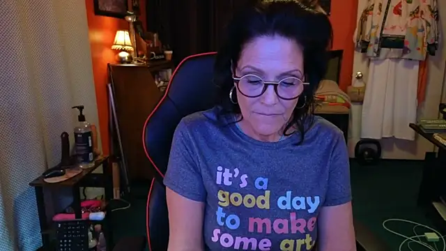 Snapshot of Good-Juju chatting on March 2, 8:05 am Good-Juju online show from March 2, 8:05 am