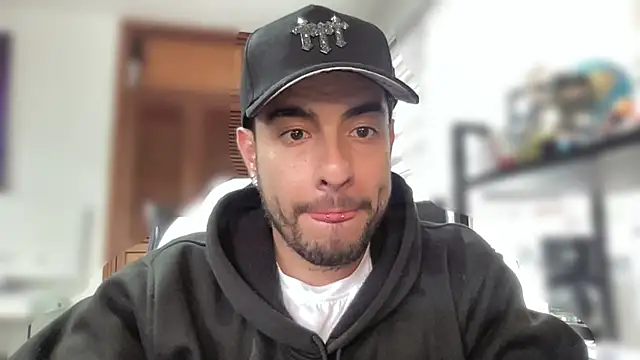 dereck fiore online show from April 17, 9:29 pm