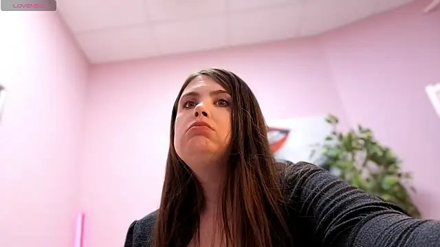 BattyMoll online show from April 10, 3:50 pm