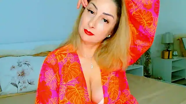 Snapshot of Tyana40 chatting on January 28, 5:43 am Tyana40 online show from January 28, 5:43 am