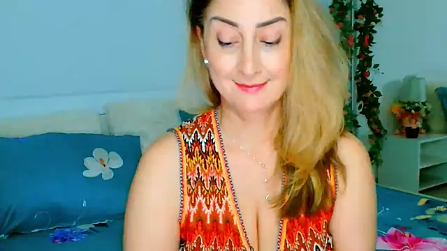 Snapshot of Tyana40 chatting on March 19, 5:41 am Tyana40 online show from March 19, 5:41 am