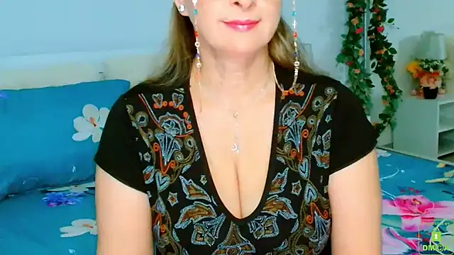 Snapshot of Tyana40 chatting on March 21, 2:28 am Tyana40 online show from March 21, 2:28 am