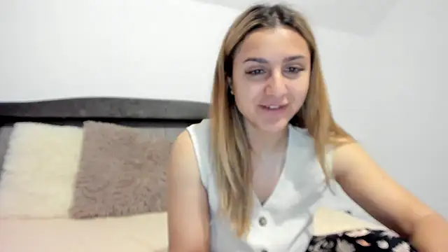 NicolePlay online show from March 18, 5:32 am